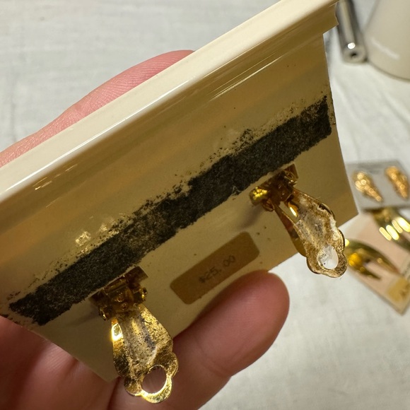 Vintage Givenchy Gold Chunky Clip On Earrings - Picture 5 of 5